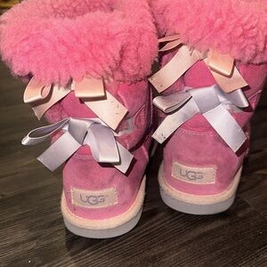 UGG Boots Girls Bailey Bow Hot Pink Sz 4 Some Wear See Pics